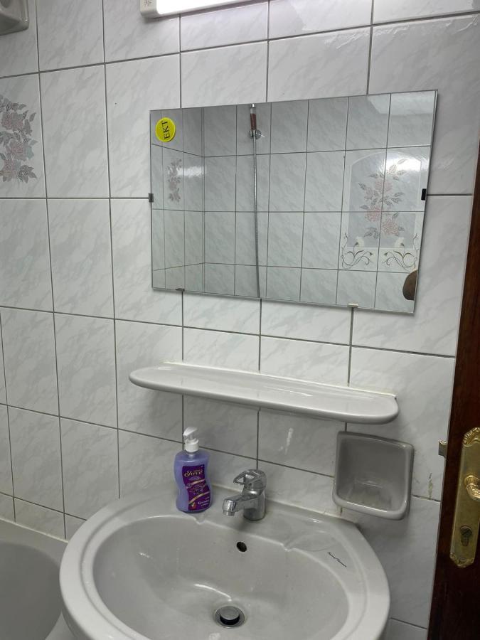 Brand New Boys Hostel 5 Min Walk From Burjuman Metro Station Exit-4 With All Brand New Furnishings & Free Facilities ดูไบ ภายนอก รูปภาพ