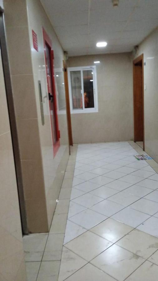 Brand New Boys Hostel 5 Min Walk From Burjuman Metro Station Exit-4 With All Brand New Furnishings & Free Facilities ดูไบ ภายนอก รูปภาพ