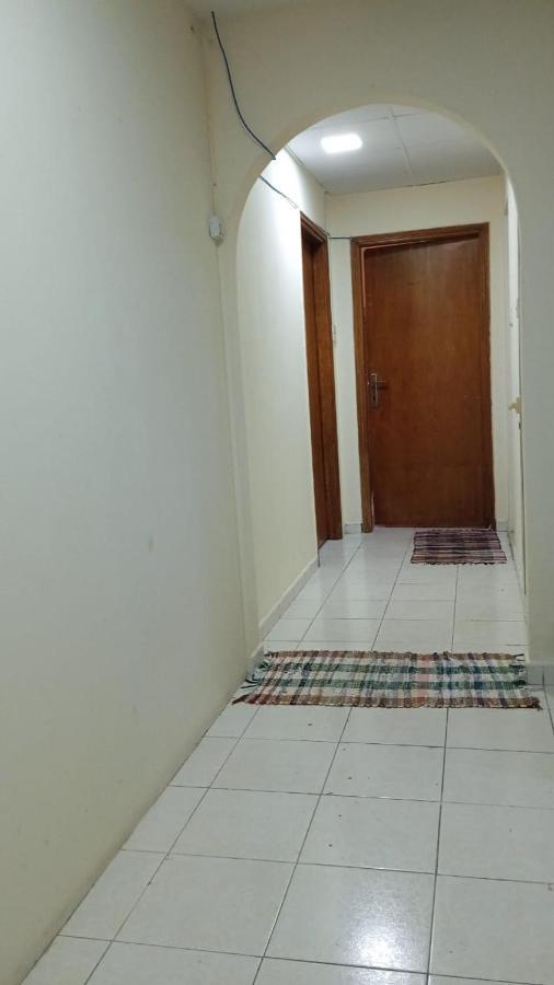 Brand New Boys Hostel 5 Min Walk From Burjuman Metro Station Exit-4 With All Brand New Furnishings & Free Facilities ดูไบ ภายนอก รูปภาพ