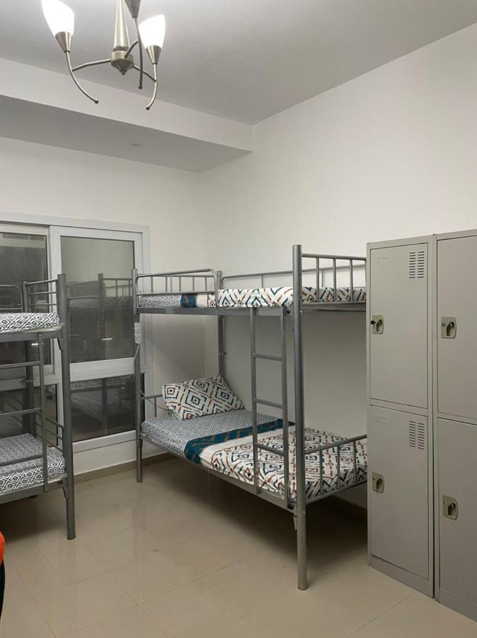 Brand New Boys Hostel 5 Min Walk From Burjuman Metro Station Exit-4 With All Brand New Furnishings & Free Facilities ดูไบ ภายนอก รูปภาพ